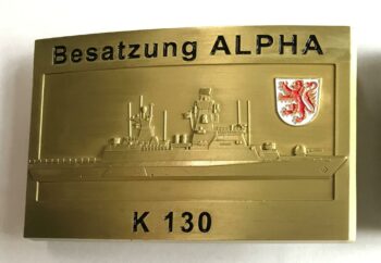 Korvette K130 Besatzung ALPHA - Gürtelschnalle massiv, messingf., m. Wappen